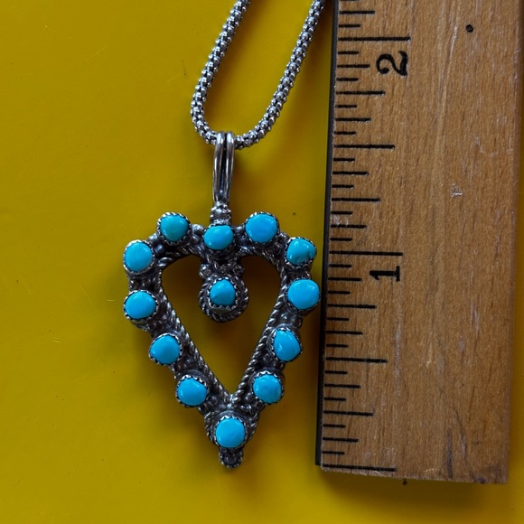 Vintage Native American Sleeping Beauty Turquoise Heart Necklace. - Picture 5 of 6